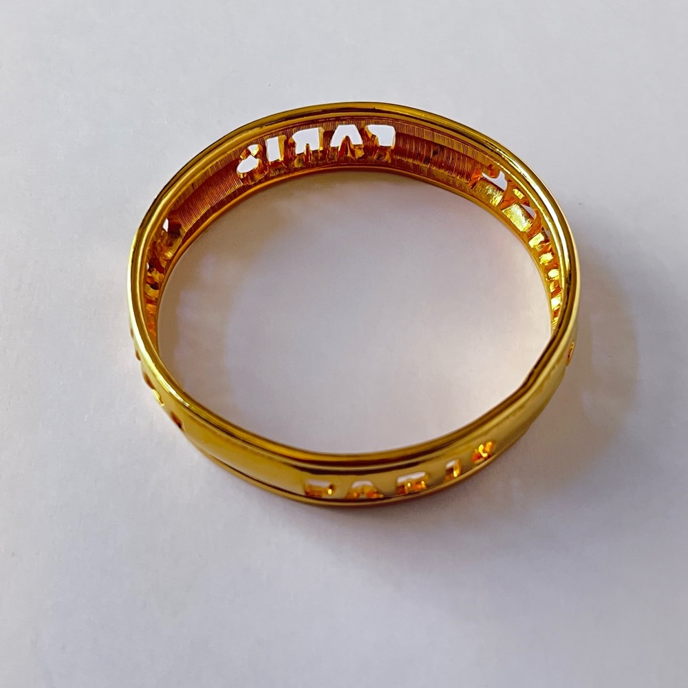 Chanel Vintage 24K Gold plated Bangle Logo cut out Bracelet. 80’s. - Picture 4 of 7